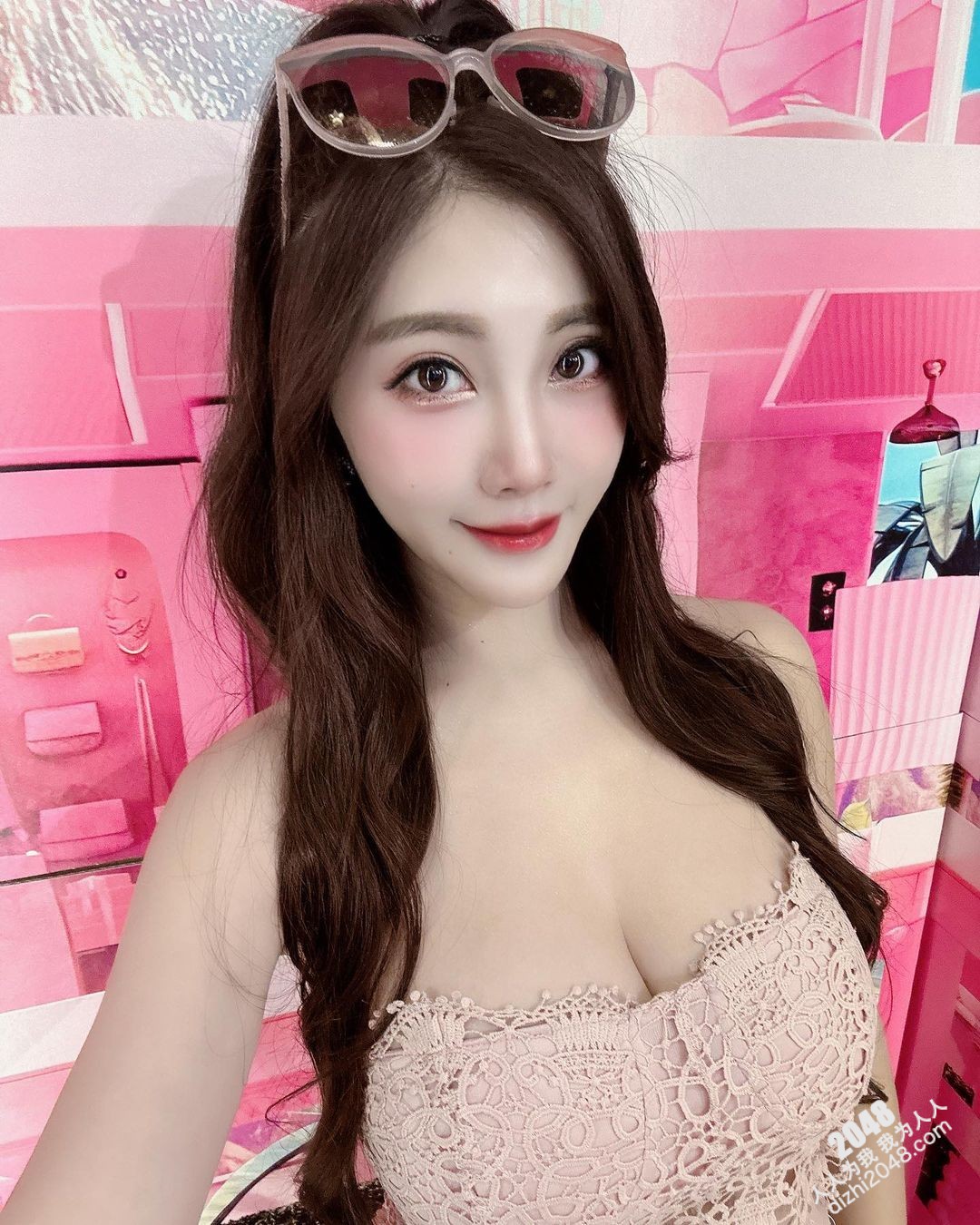 「Chris子婷」邪惡飽滿乳量挺到極點了 慾火焚身  (10P)