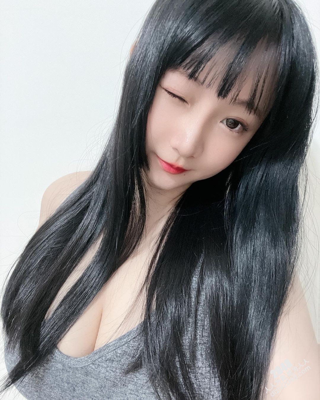 大奶嫩妹「徐柑仔」飽滿身材看了讓人鼻血狂噴啊  (10P)