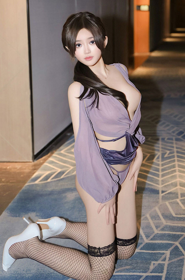 秀人女神奶茶味的包子 紫纱渔网袜内购版