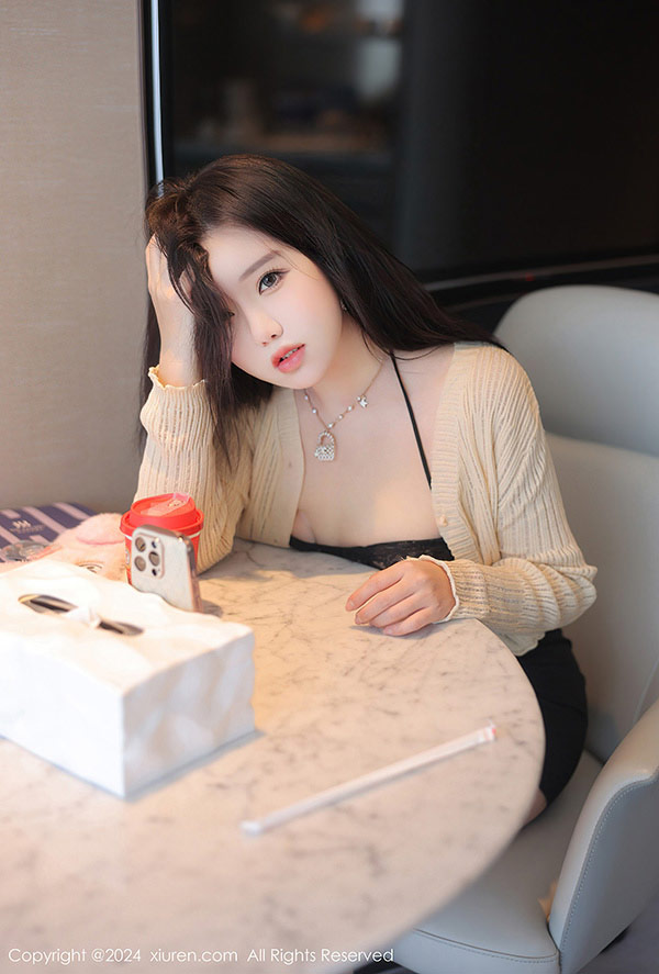 秀人女神小薯条小姐姐遇外卖小哥猛料